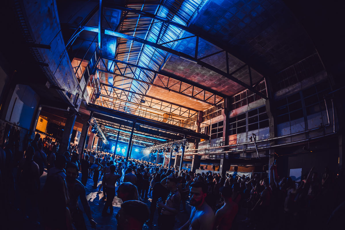 Loading... just a sec